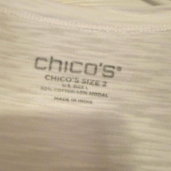 Chico's White V-Neck Women's Top with Ruched Sleeves Chico’s Size 2/ Medium - Picture 4 of 6